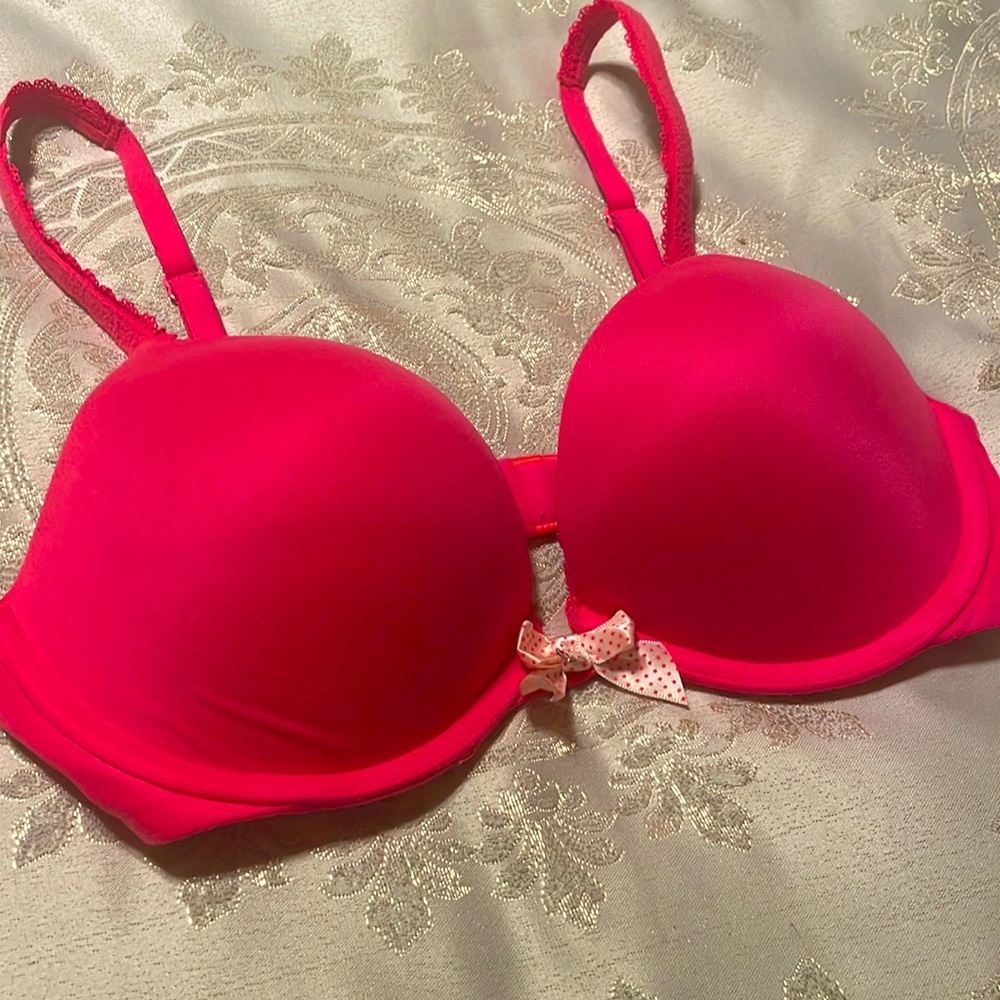 Victoria’s Secret Body by Victoria, push-up bra